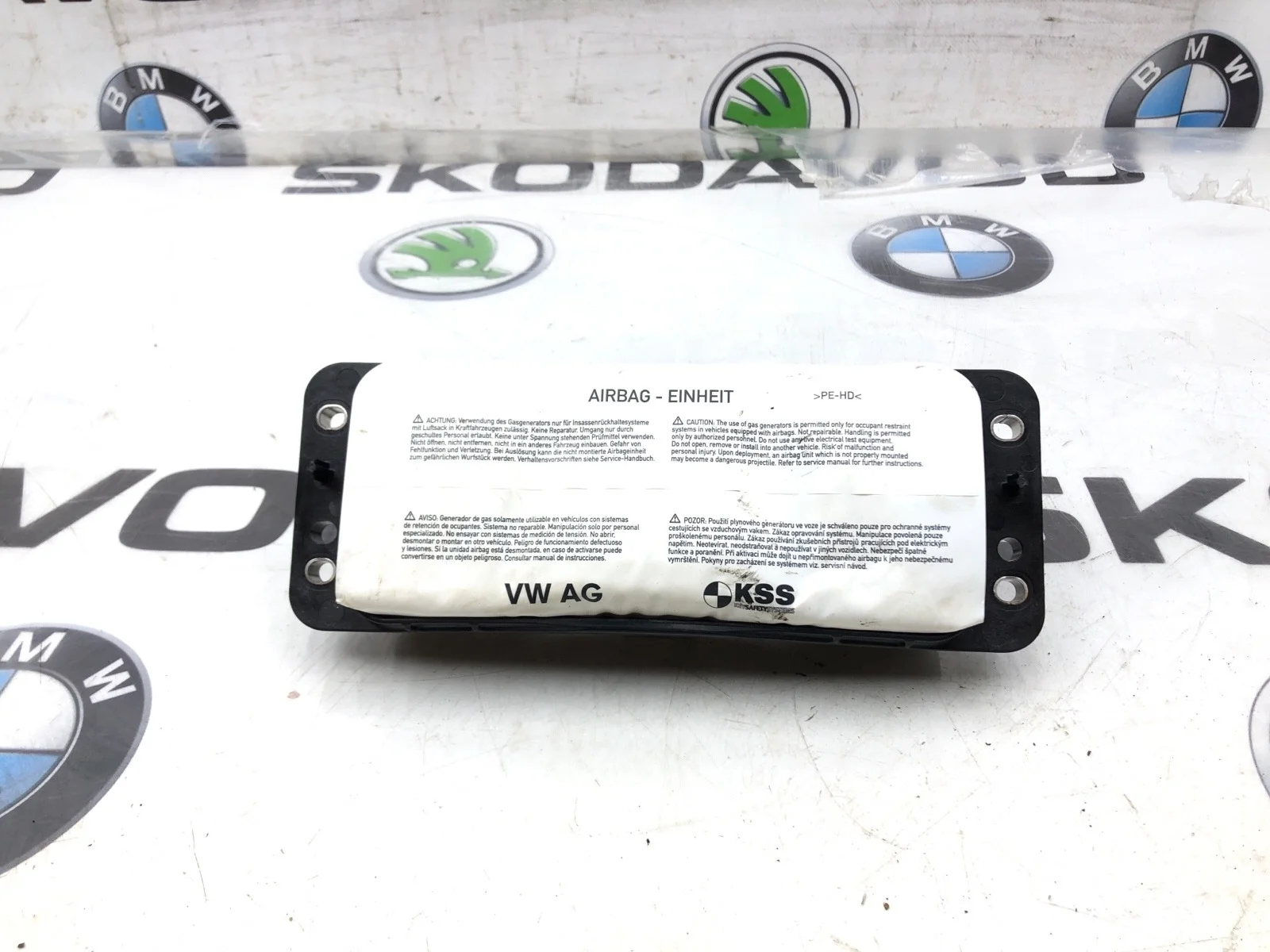 Подушка безопасности пассажира Skoda Octavia 2014 8V0880204E A7 (5E)