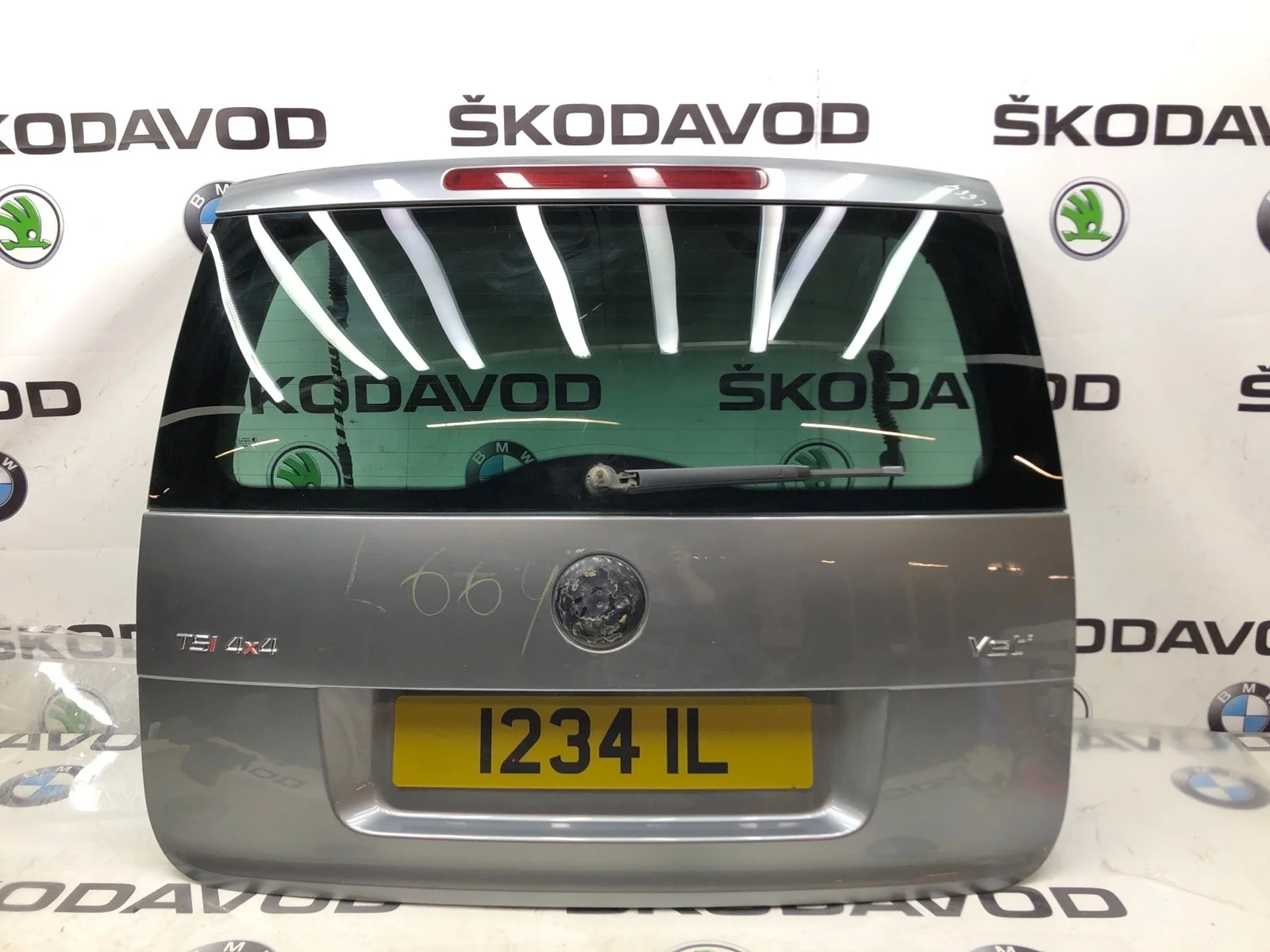 Крышка багажника Skoda Yeti 2011 5L6827025D 5L 1.8 CDAB