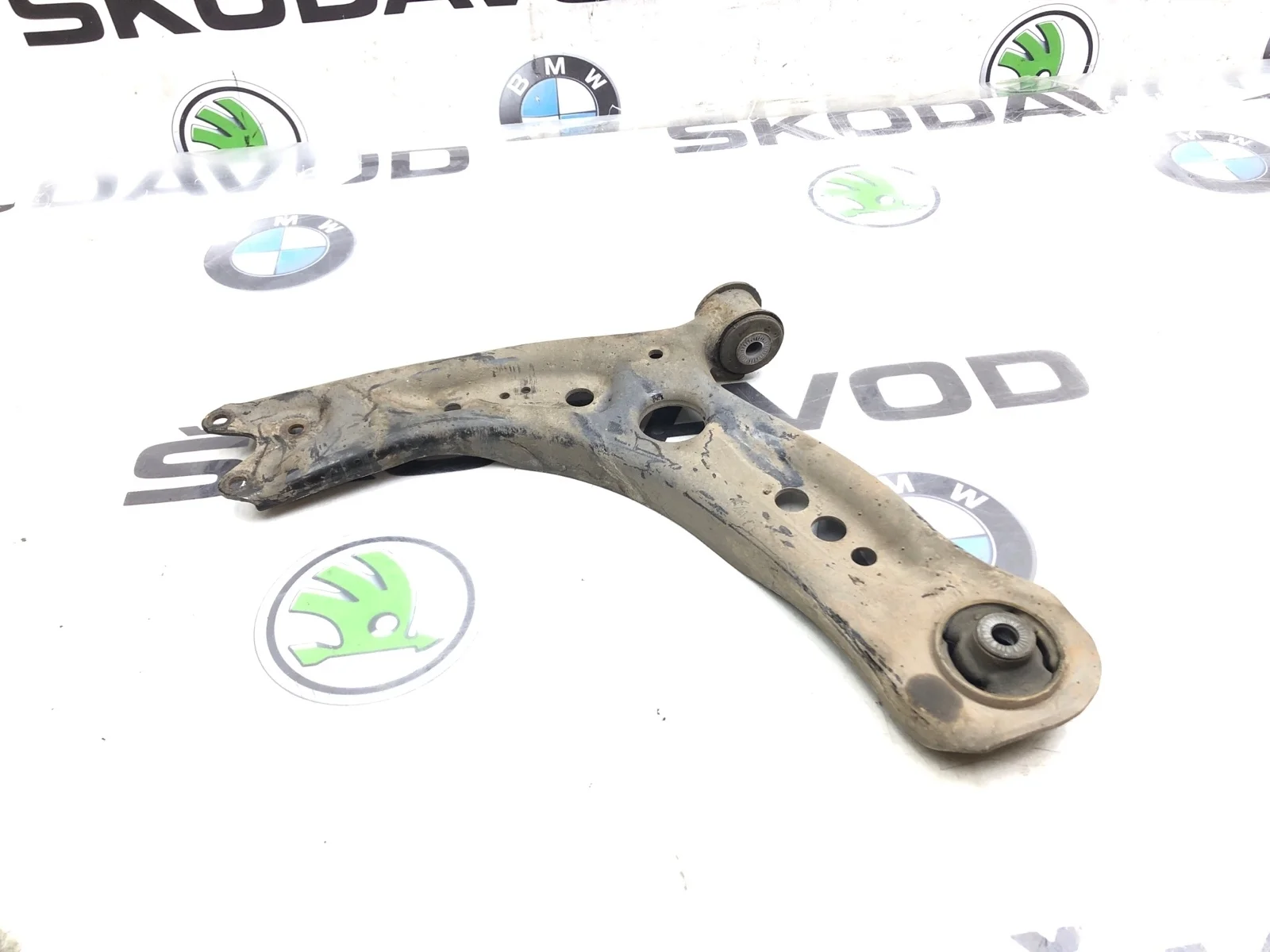 Рычаг подвески Skoda Octavia 2014 5Q0407151L A7 (5E), передний левый