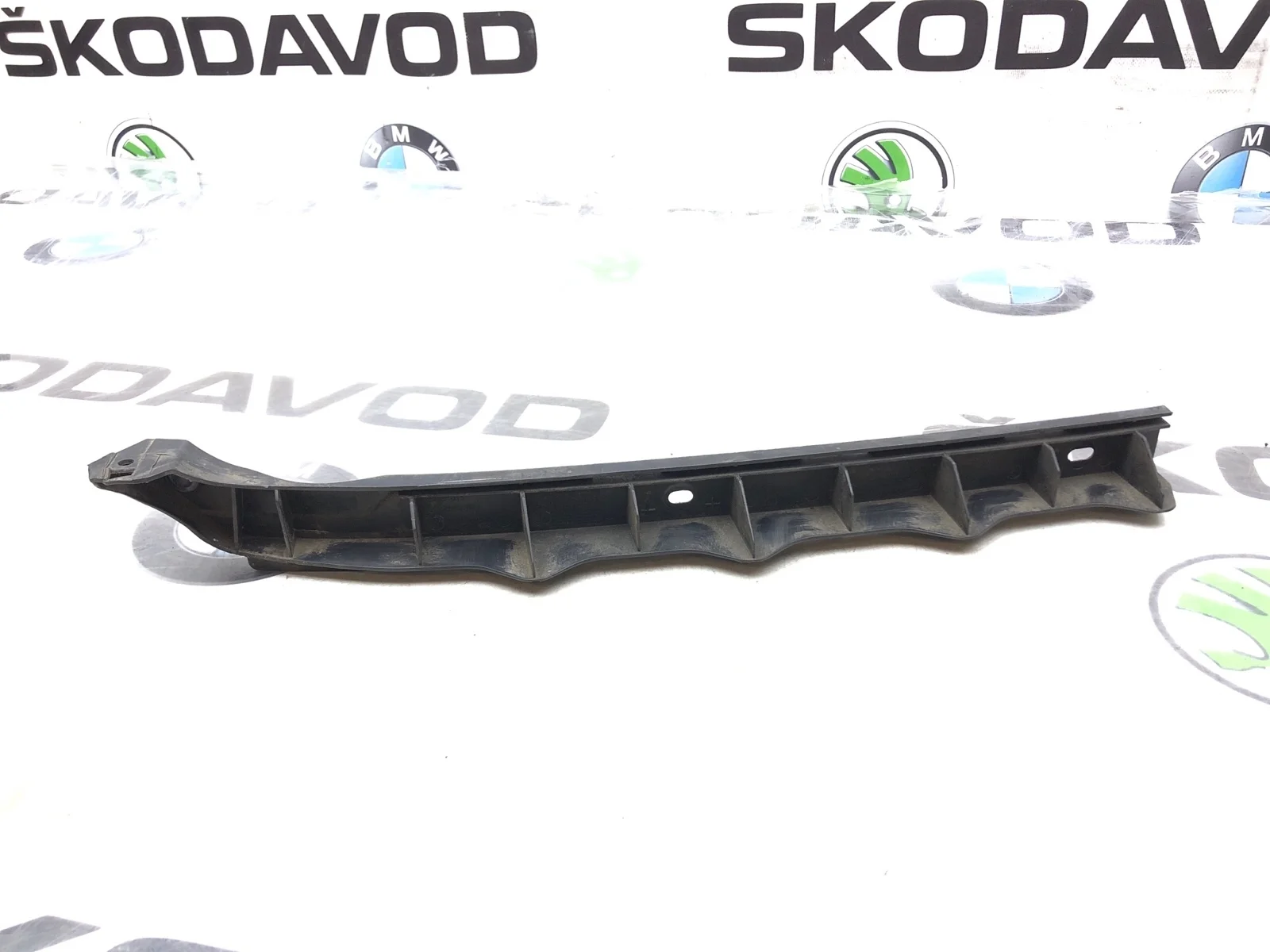 Направляющая бампера Skoda Octavia 2012 1Z5807863 A5 (1Z) 1.4 CAXA, задняя левая