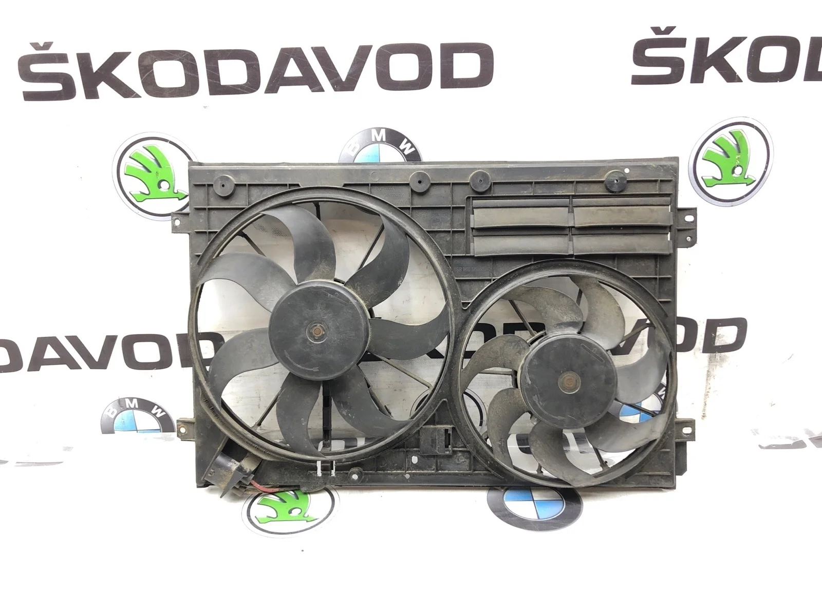 Вентилятор охлаждения Skoda Yeti 2012 1K0121207BC 5L 2.0 CFHC