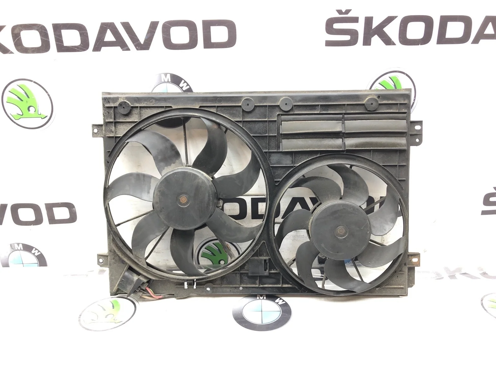 Вентилятор охлаждения Skoda Yeti 2012 1K0121207BC 5L 2.0 CFHC