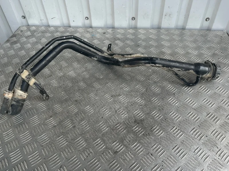 Горловина топливного бака MITSUBISHI OUTLANDER 2003-2006 CU