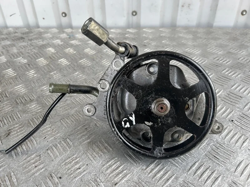 Насос гур MAZDA MPV 1999-2006 LW
