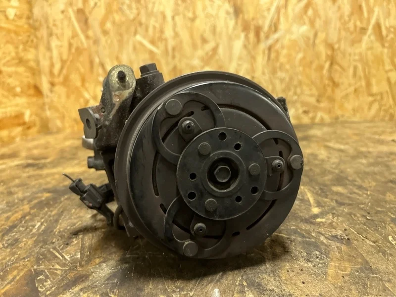 Компрессор кондиционера SUBARU FORESTER 2002-2008