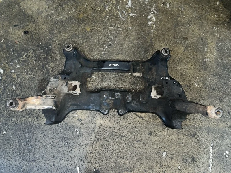 Подрамник NISSAN X-TRAIL 2000-2007 T30