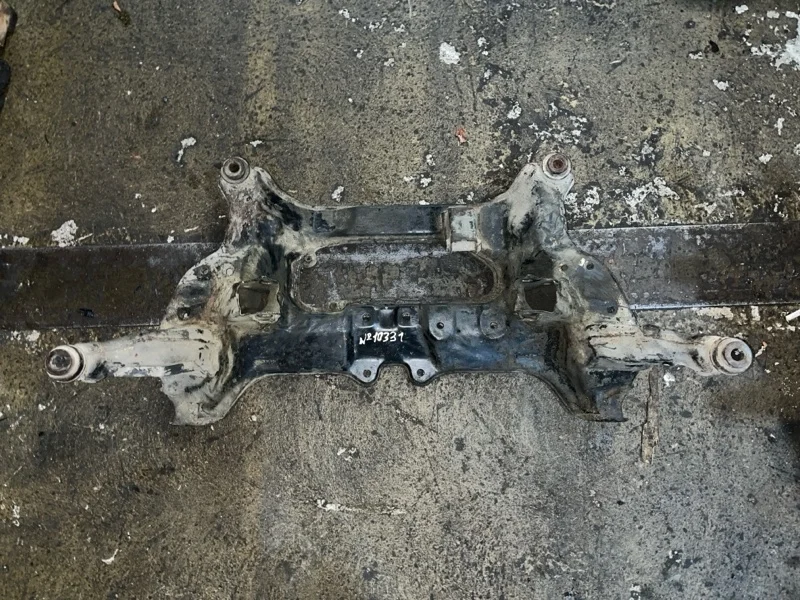 Подрамник NISSAN X-TRAIL 2000-2007 T30