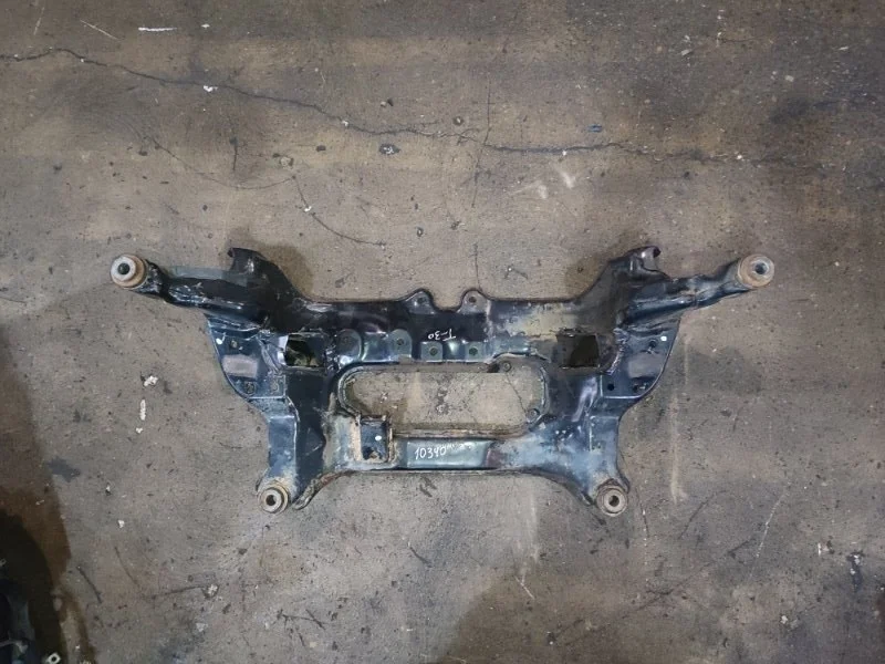 Подрамник NISSAN X-TRAIL 2000-2007 T30