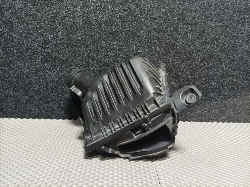 Корпус воздушного фильтра Bmw X1 2017 13717619267 F48 B48A20A