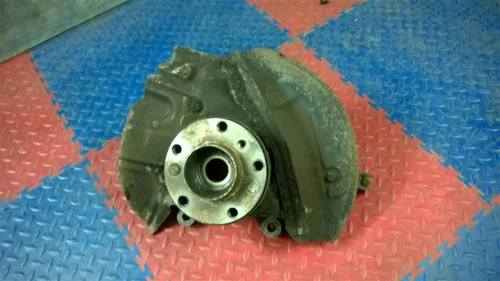 кулак поворотный BMW X5 E53