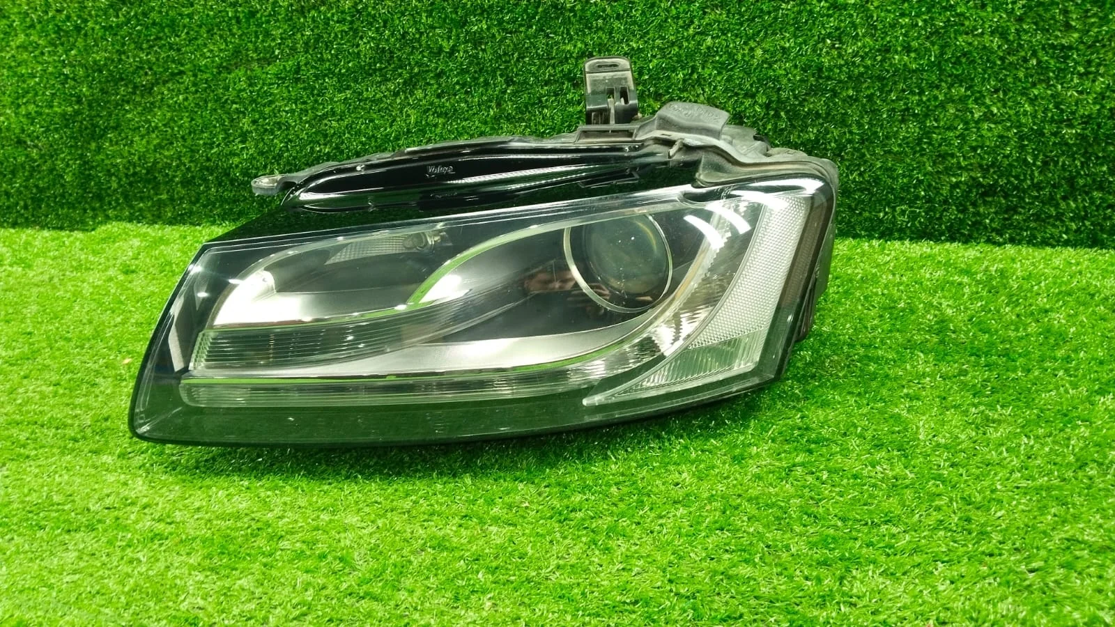 Фара левая Xenon Audi A5 8T  CDN 4WD  8T0941029AL
