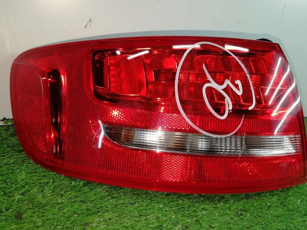 Фонарь задний левый Audi A4 B8 8K CDH 2WD B8 (2007—2011) 8K9945095B