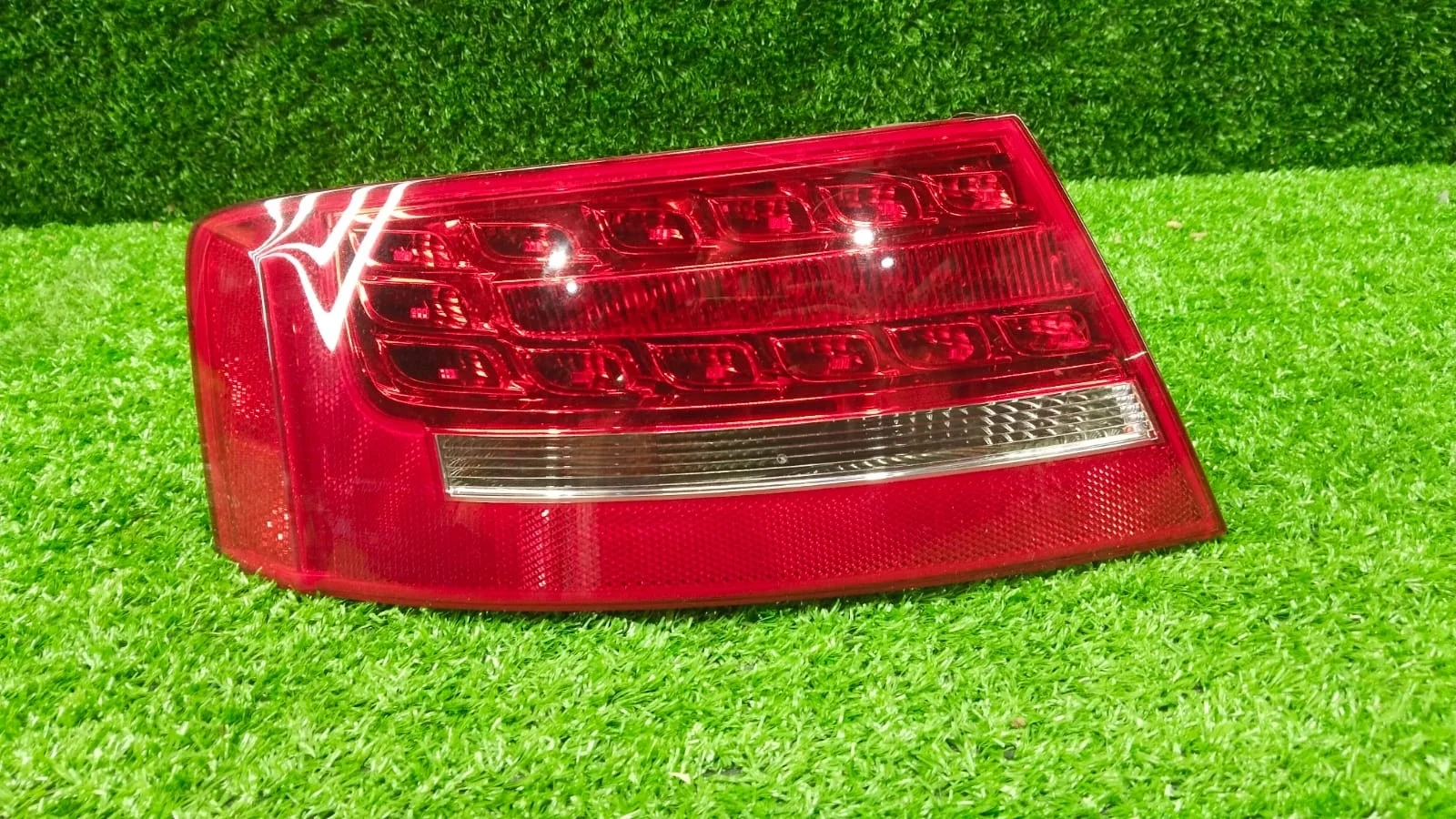 Фонарь задний левый Audi A5 8T  CDN 4WD  8T8945095D