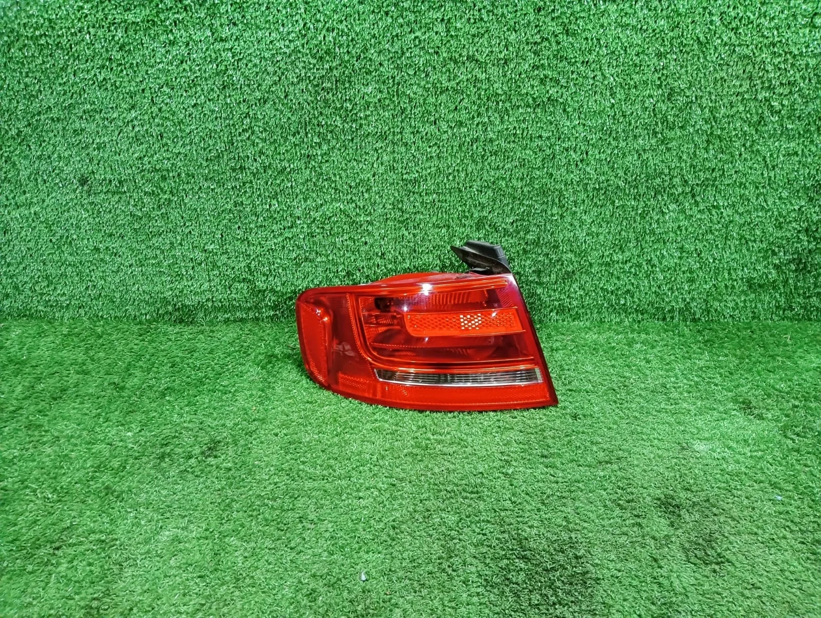 Фонарь задний левый седан Audi A4 B8  CDN 4WD B8 (2007—2011) 8K5945095D