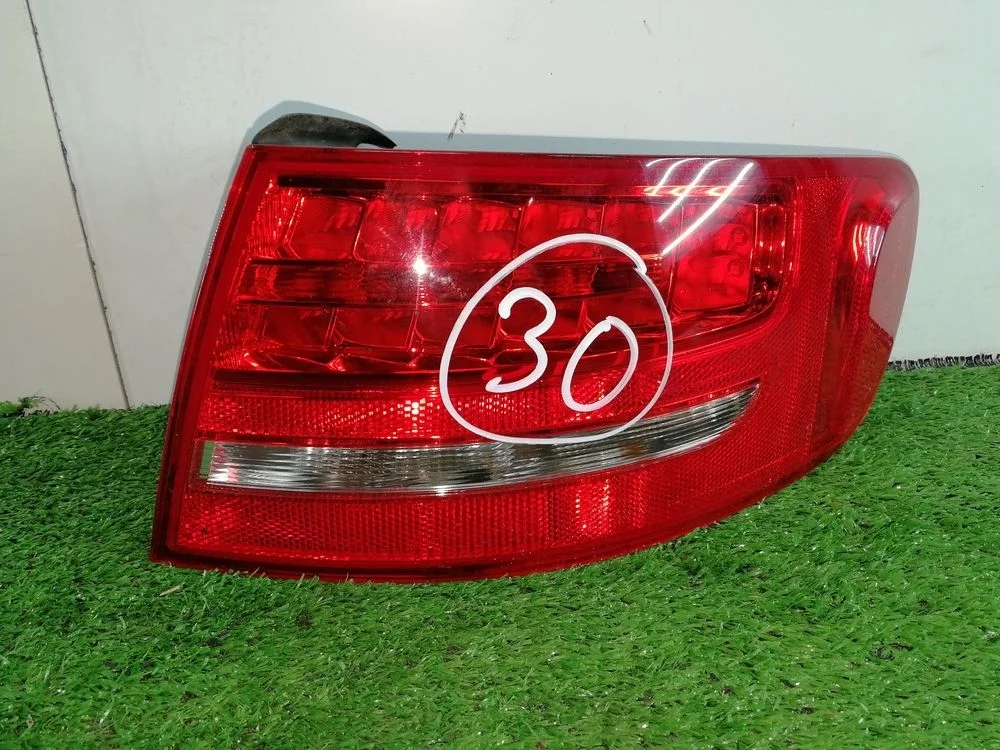 Фонарь задний правый Audi A4 B8 8K CDH 2WD B8 (2007—2011) 8K9945096B