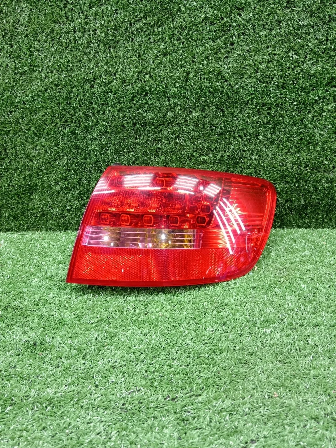 Фонарь задний правый Audi A6 C6 универсал Audi A6 C6 ALLROAD  AUK 4WD  4F9945096E