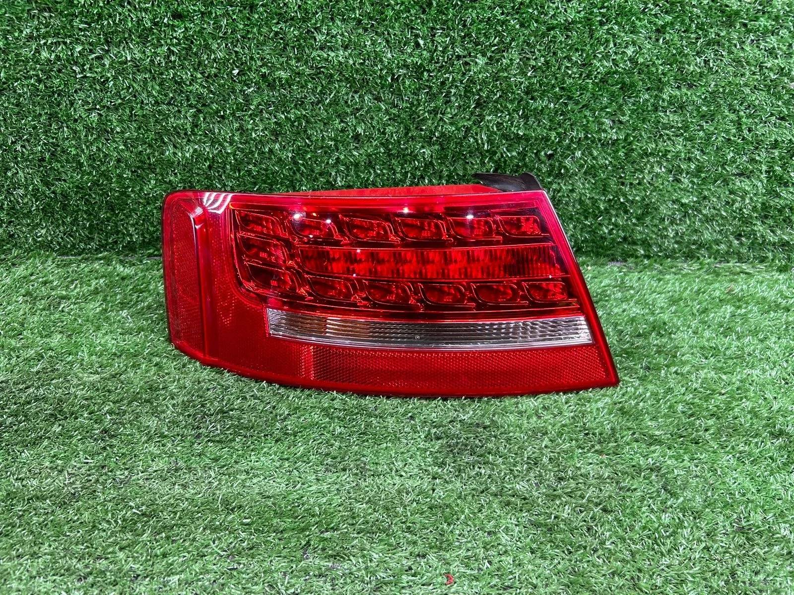 Фонарь левый Audi A5 8T 8T0945095D Audi      8T0945095D