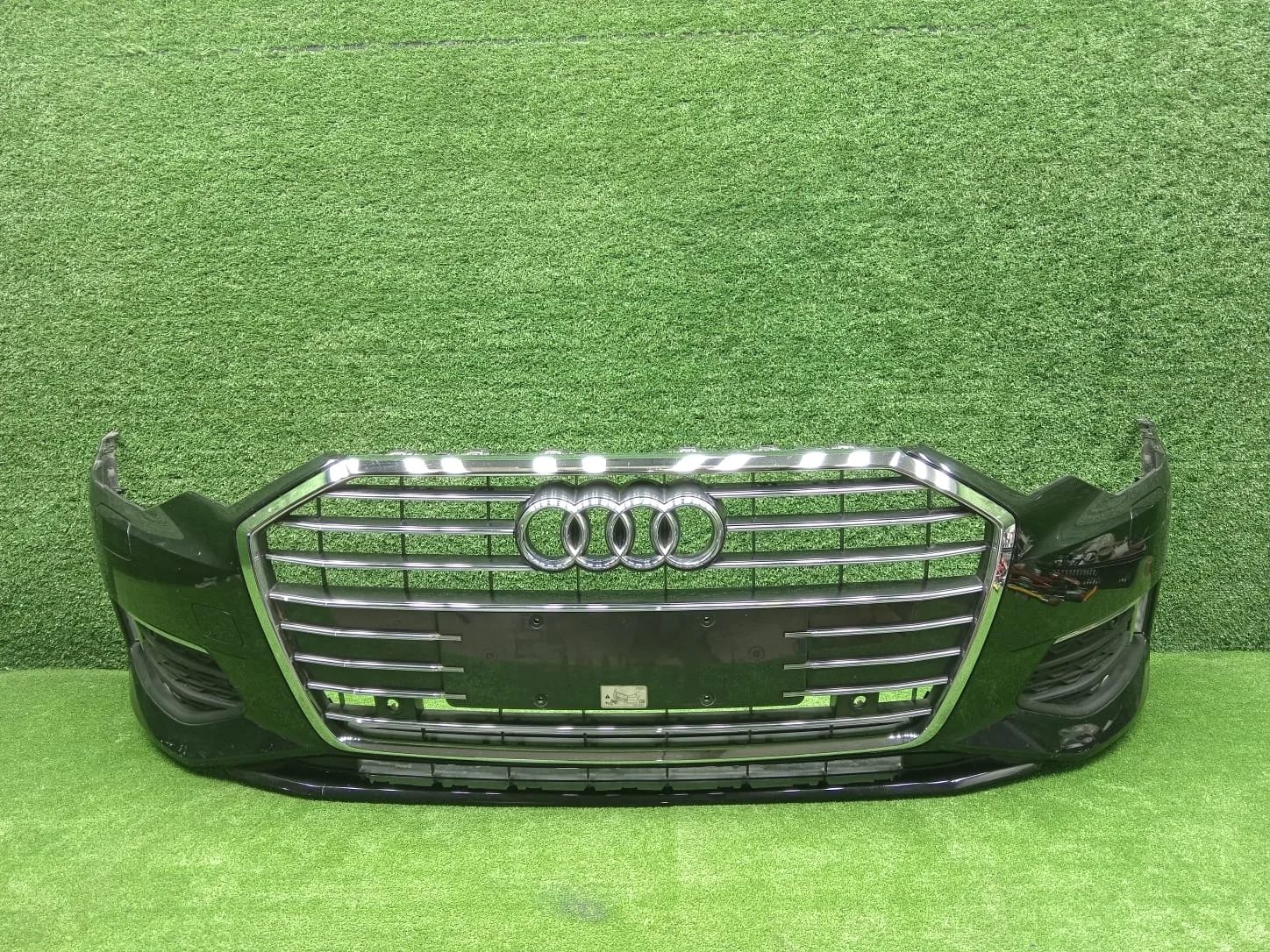 Бампер передний Audi A6 C8       4K0807065