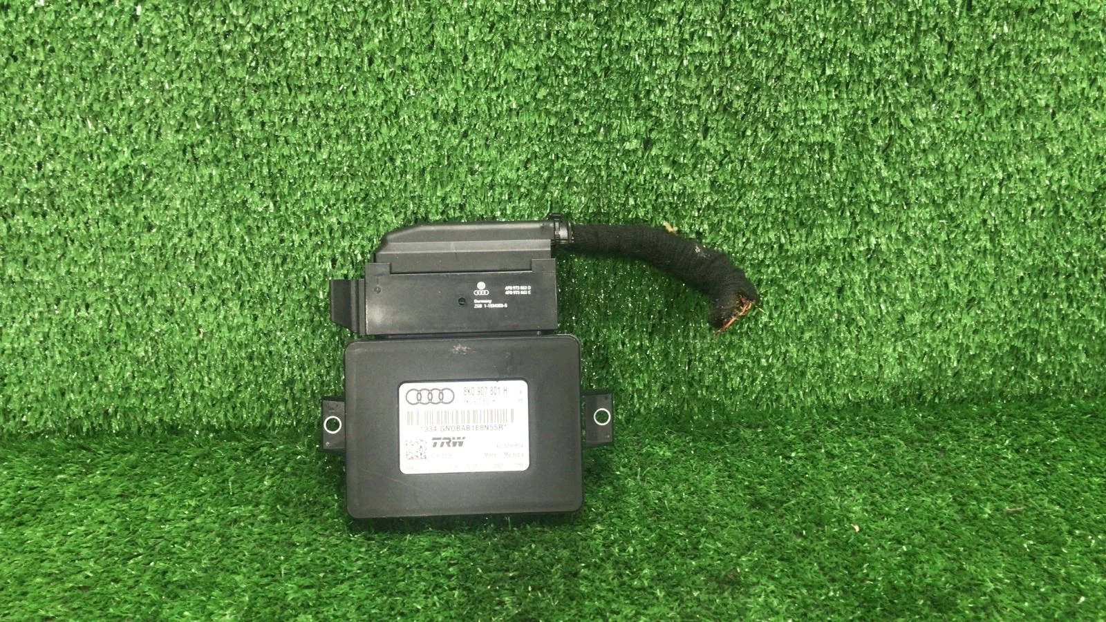Блок управления стояночным тормозом Audi A5 8T 8T CDN 4WD I (2007—2011) 8K0907801H