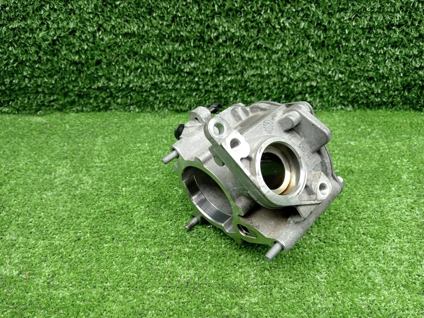 Вакуумный насос 1.8 2.0 TSI Audi Q3 8U  CPSA 4WD  06J145100G