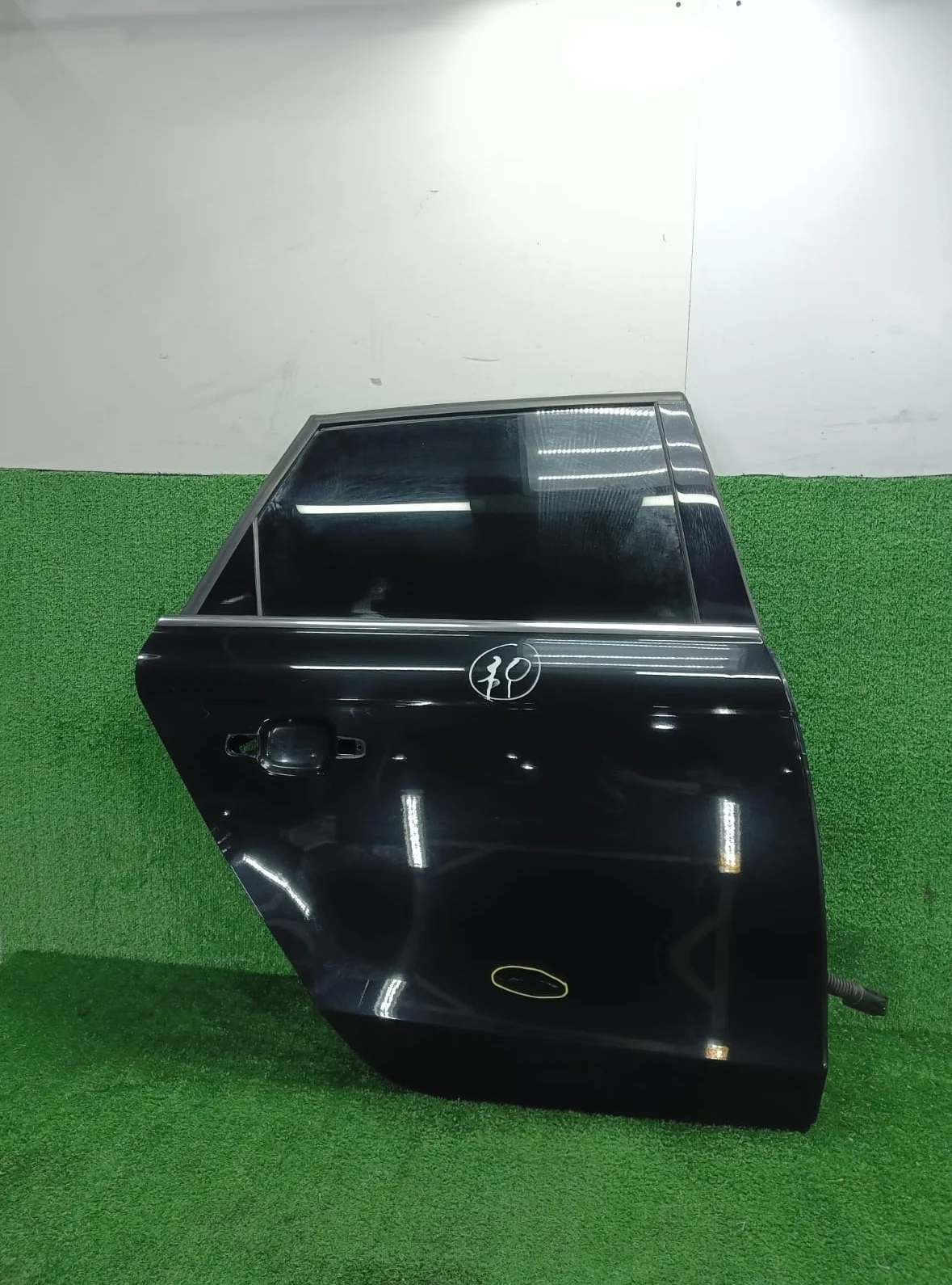 Дверь задняя правая Audi A4 B8 8K CDH 2WD B8 (2007—2011) 8K9833052D
