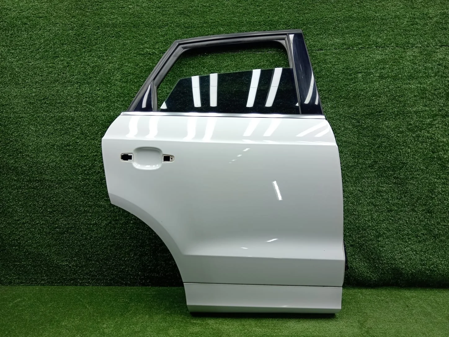 Дверь задняя правая Audi Q3 8U Audi Q3 8U  CPSA 4WD  8U0833052