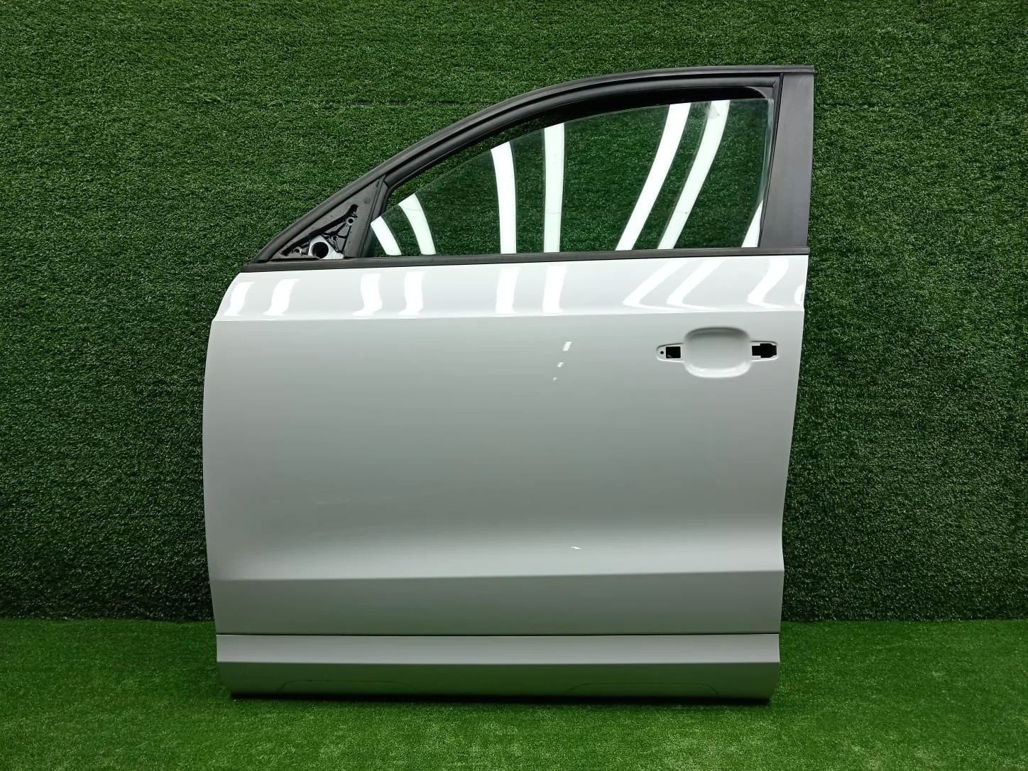 Дверь передняя левая Audi Q3 Audi Q3 8U  CPSA 4WD  8U0831051B