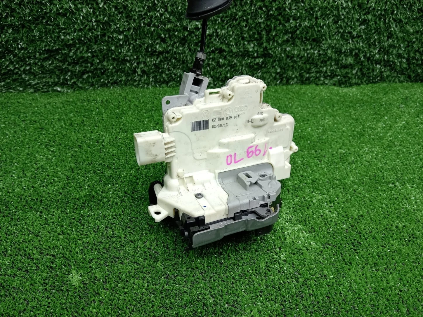 Замок двери задний левый Audi Q3 8U  CPSA 4WD  8K0839015