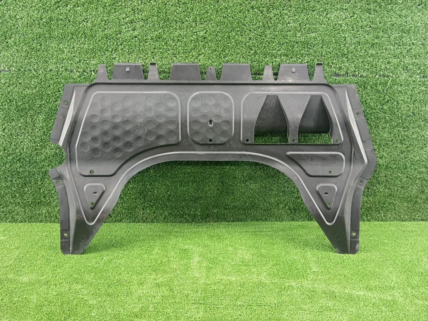 Защита двигателя Volkswagen Passat b7  CAXA 2WD  3C8825235