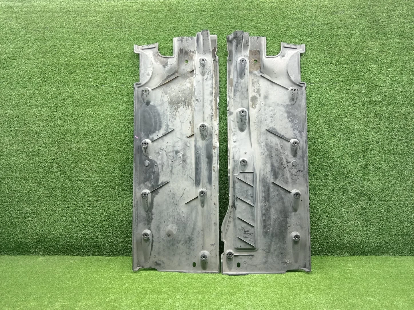 Защита днища пластиковая (пара) Volkswagen Tiguan  CCZC 4WD  5N0825201