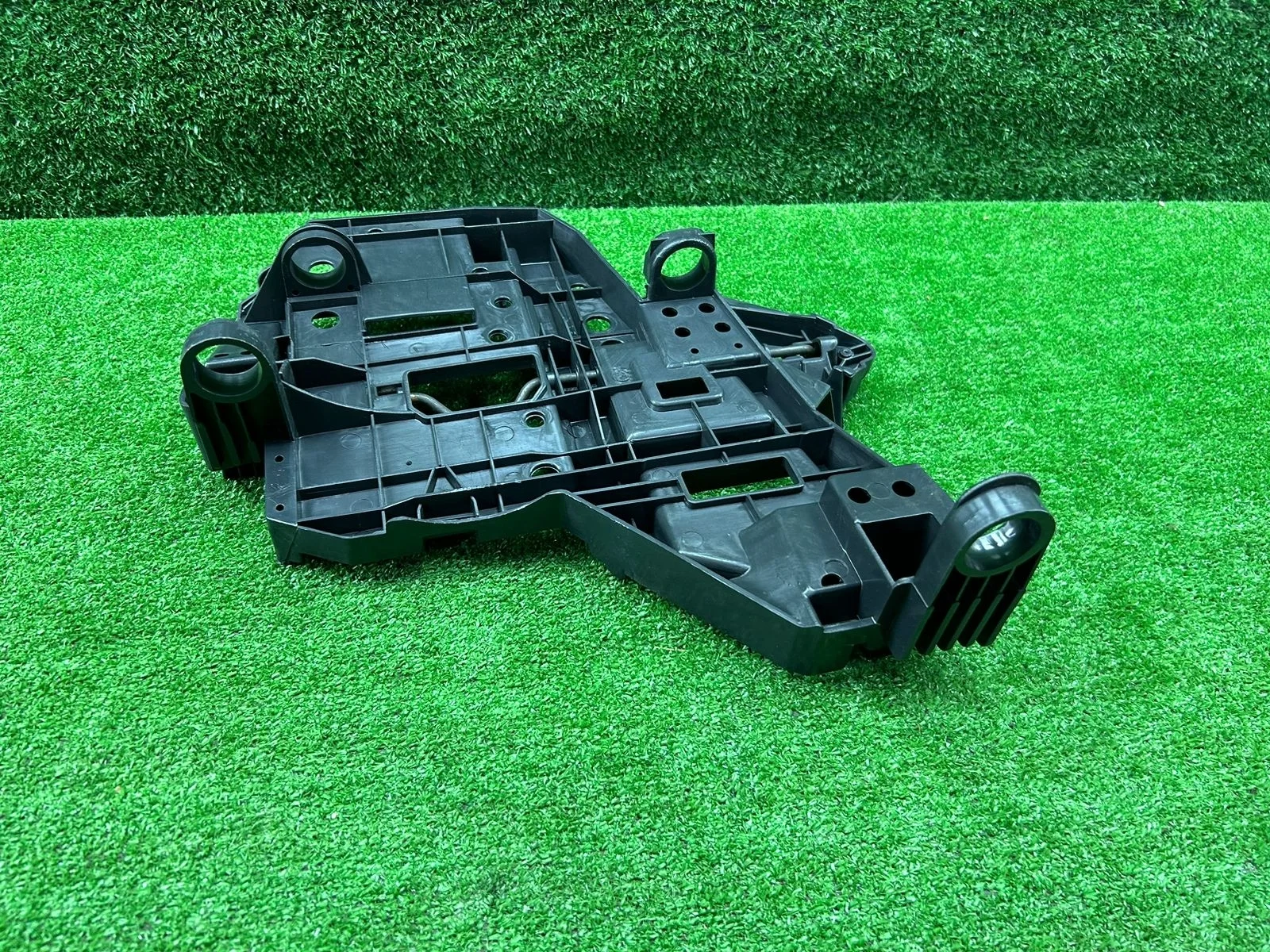 Крепление фары левое Porsche Cayenne 957       95563104300