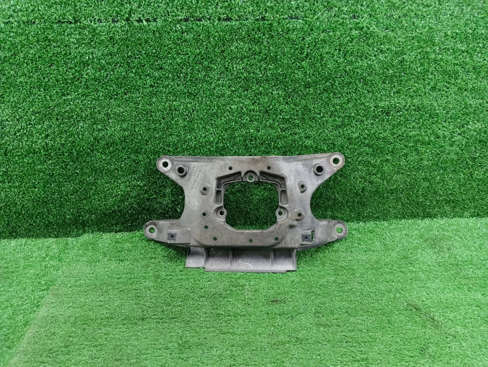 Кронштейн АКПП Audi A5 8T  CDN 4WD  8K0399263K