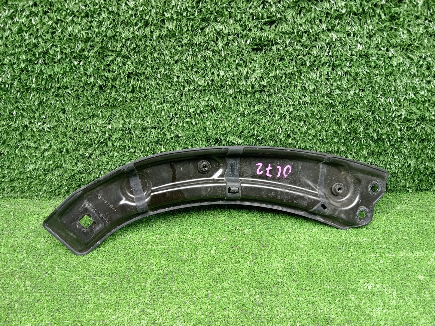 Кронштейн крепления фары правый Audi Q3 8U  CPSA 4WD  8U0805932