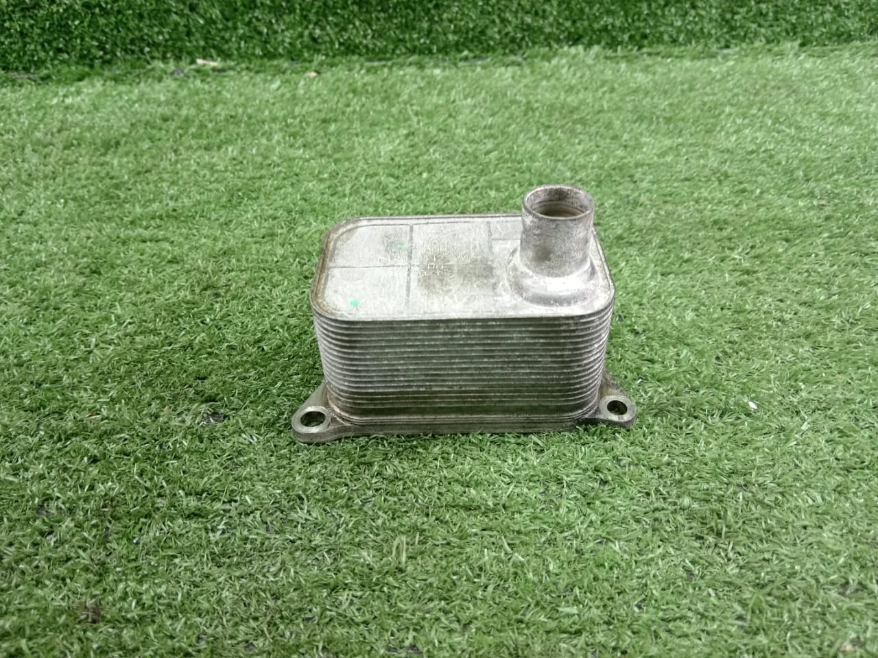Теплообменник (радиатор масляный) Audi A3 8P  CCZ 4WD  06J117021J