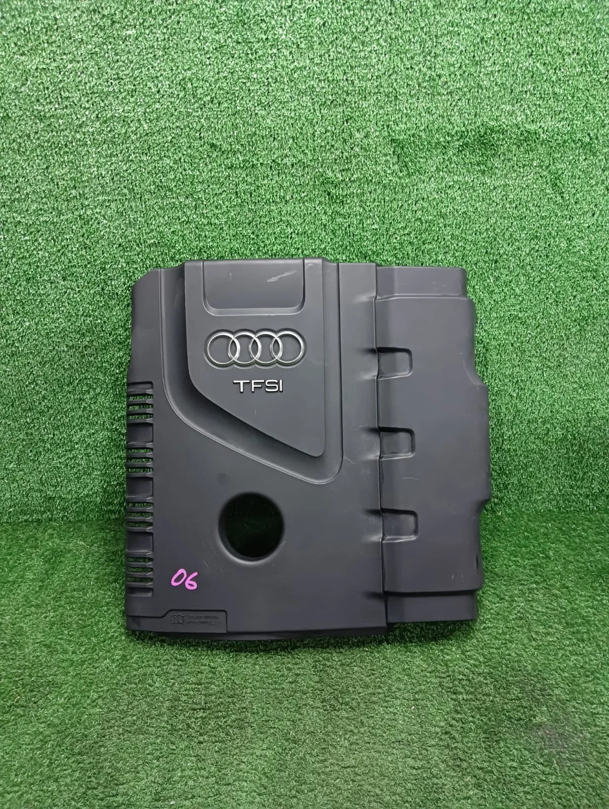 Декоративная крышка двигателя Audi Q5 8R  CDN 4WD I (2008—2012) 06J103925BR
