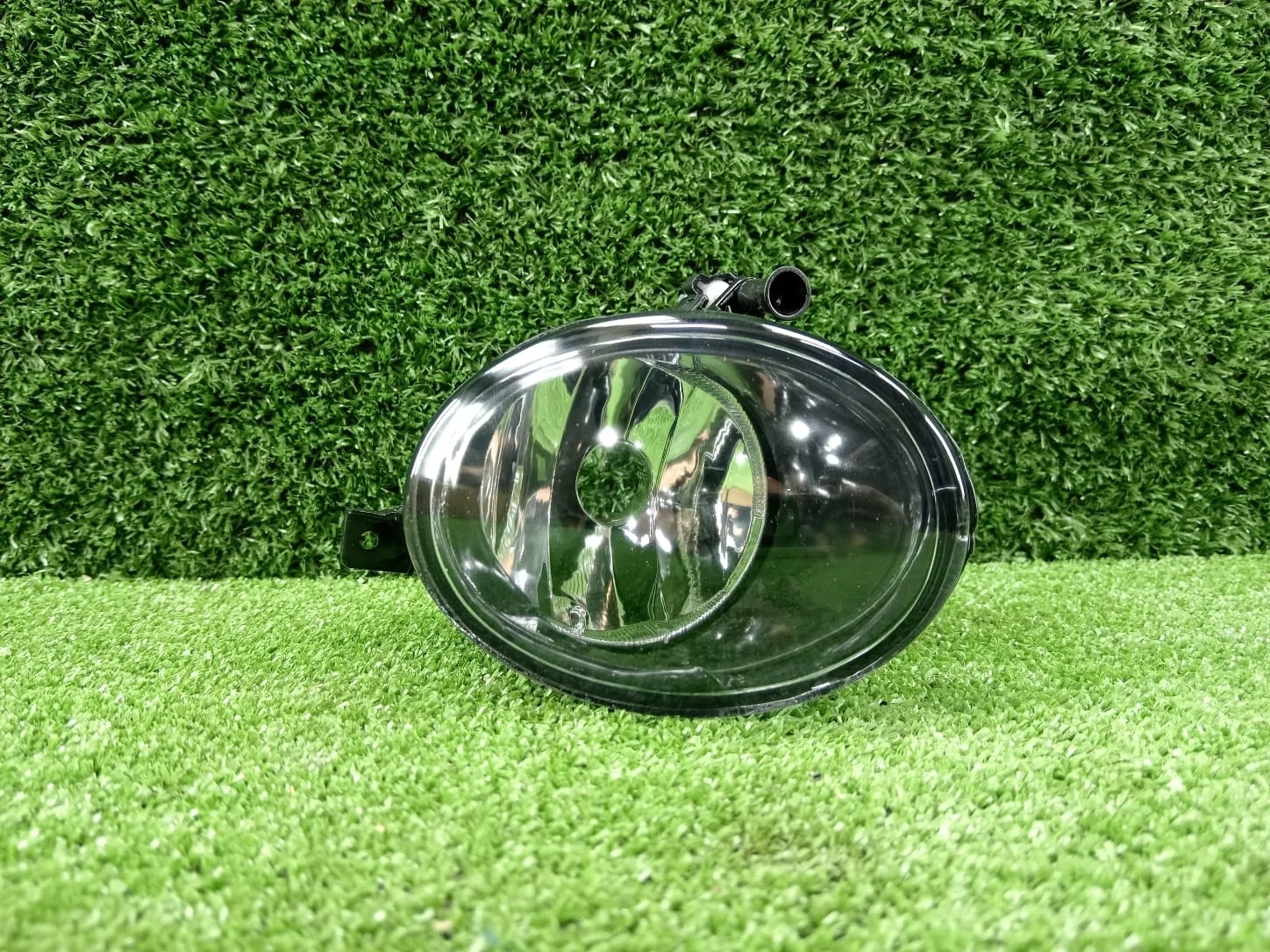 Фара противотуманная левая VW Golf Jetta Touareg       5K0941699
