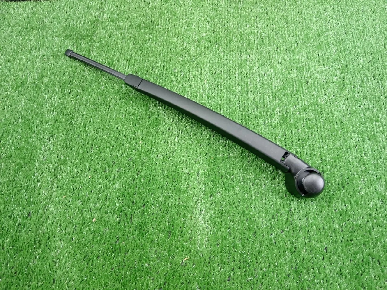 Поводок заднего стеклоочистителя VW Tiguan I 2007–2016       1T0955707С