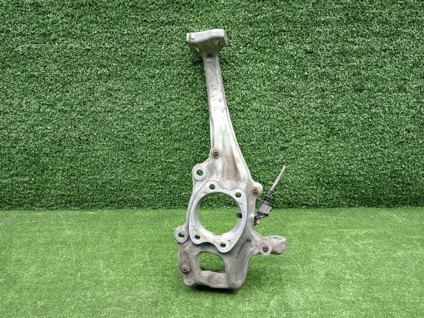 Кулак передний правый Audi A4 A5 A6 A7 COBA rest Audi A7 4G; A5 8T С7 CGW; CJEB; CDN 2WD; 4WD  4G0407254B