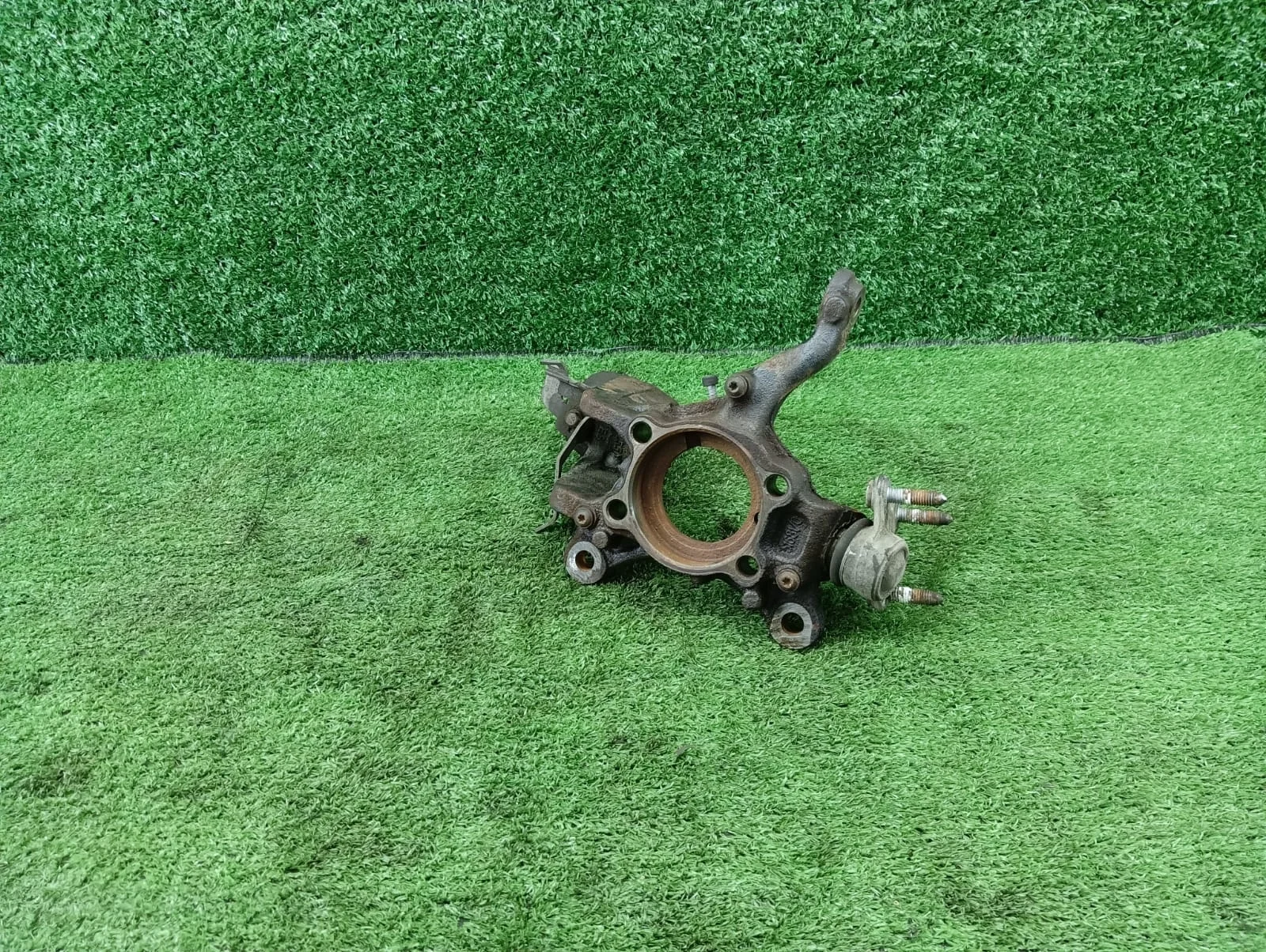 Кулак поворотный передний левый Audi Q3 8U 8U CFFB 2WD  1K0407255AA