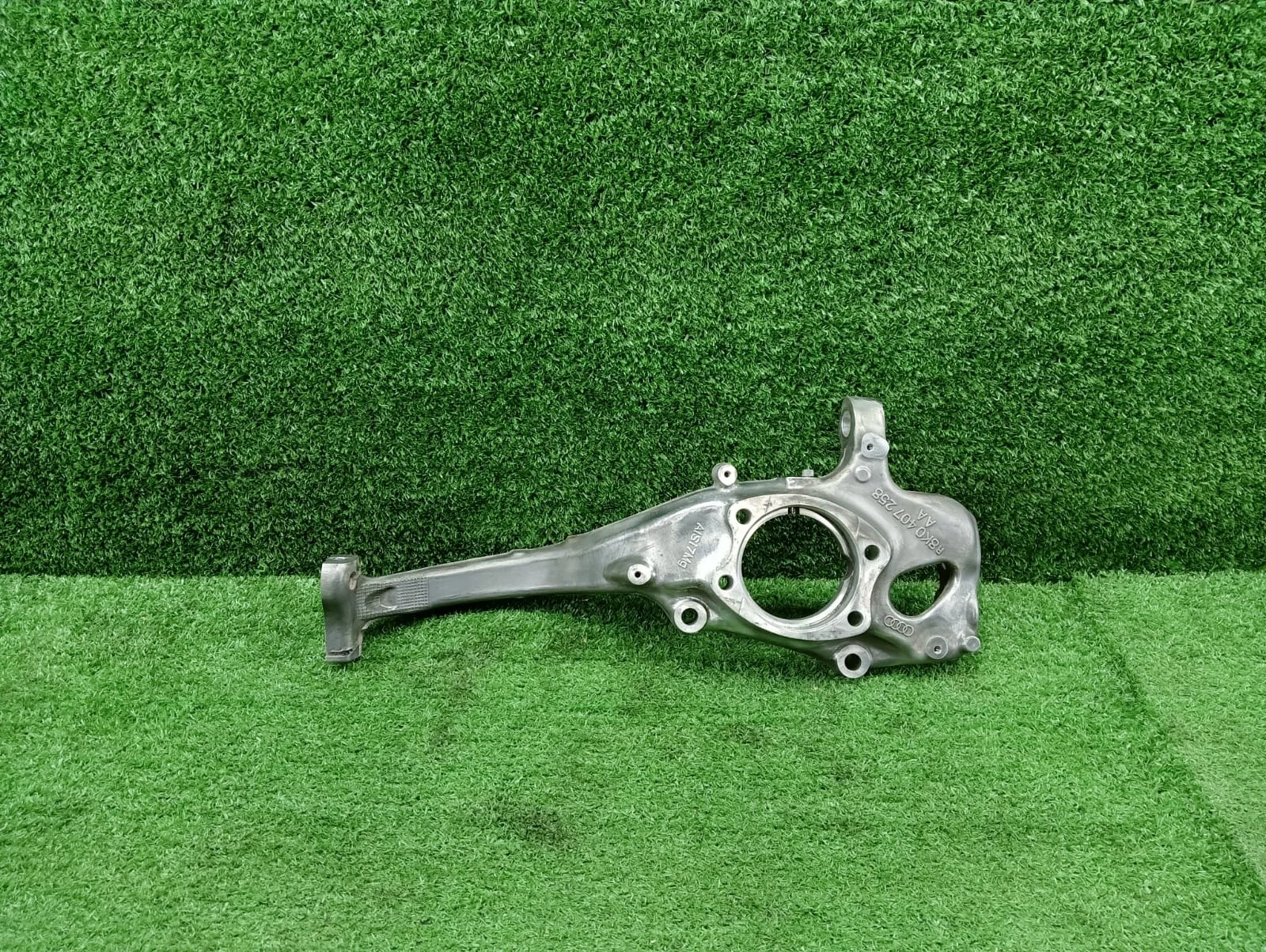 Кулак поворотный правый Audi A4 A5 A6 A7 Q5 рест Audi A6 C7 4G CHV 4WD  4G0407254A