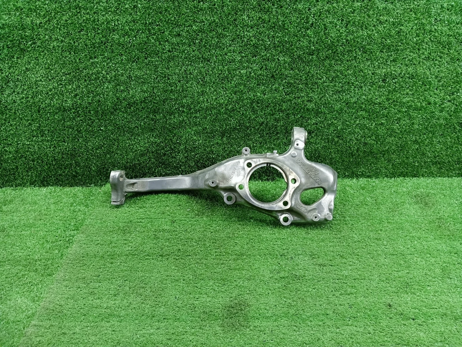 Кулак поворотный правый Audi A4 A5 A6 A7 Q5 рест Audi A6 C7 4G CHV 4WD  4G0407254A
