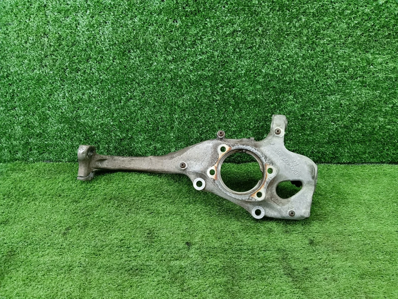 Кулак поворотный правый Audi A4 A5 A6 A7 Q5 рест Audi A6 C7 4G CHV 4WD  4G0407254A