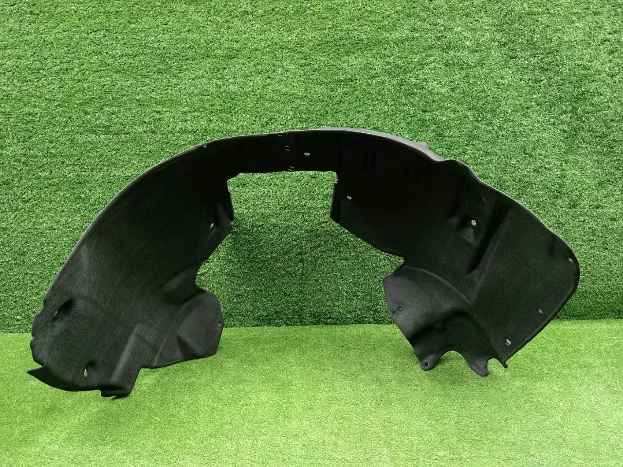 Подкрылок передний правый Audi A4 B8       8K0821172G