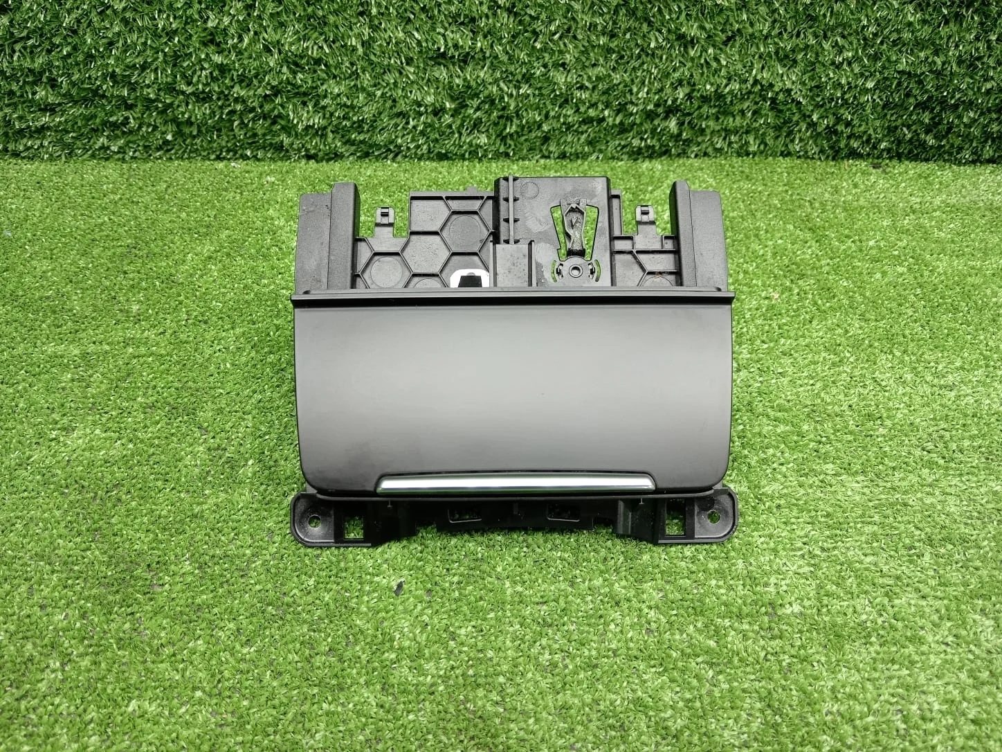 Пепельница передняя 8K0857951 Audi S4 B8  CAKA 4WD  8K0857951