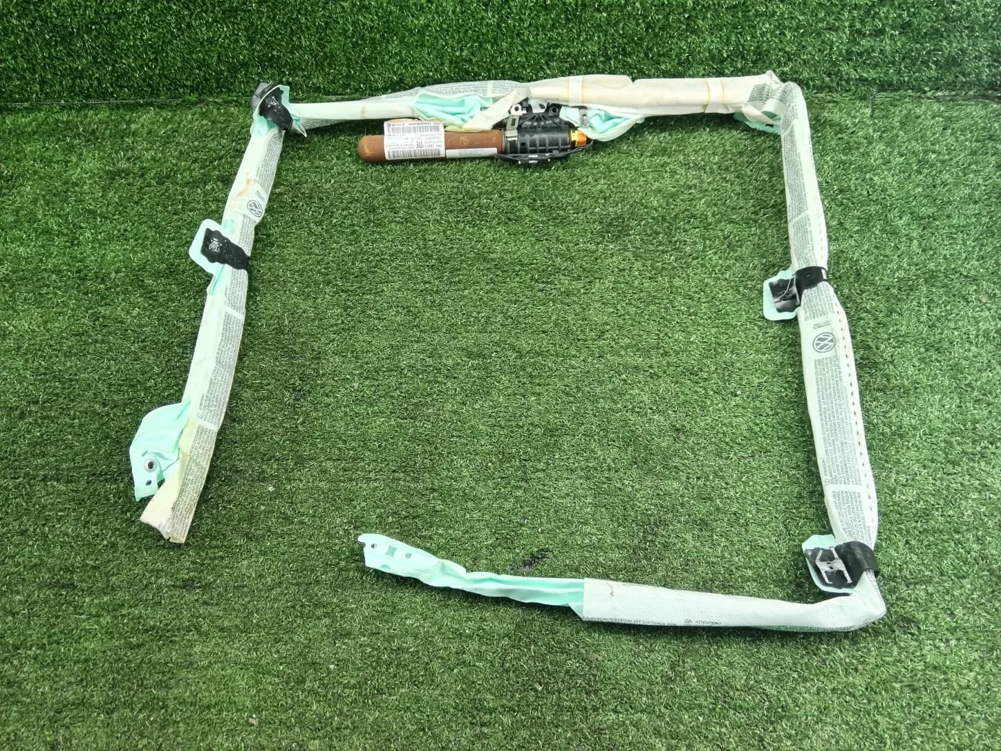 Подушка безопасности боковая (шторка) правая Volkswagen Passat b7  CAXA 2WD  3C0880742F