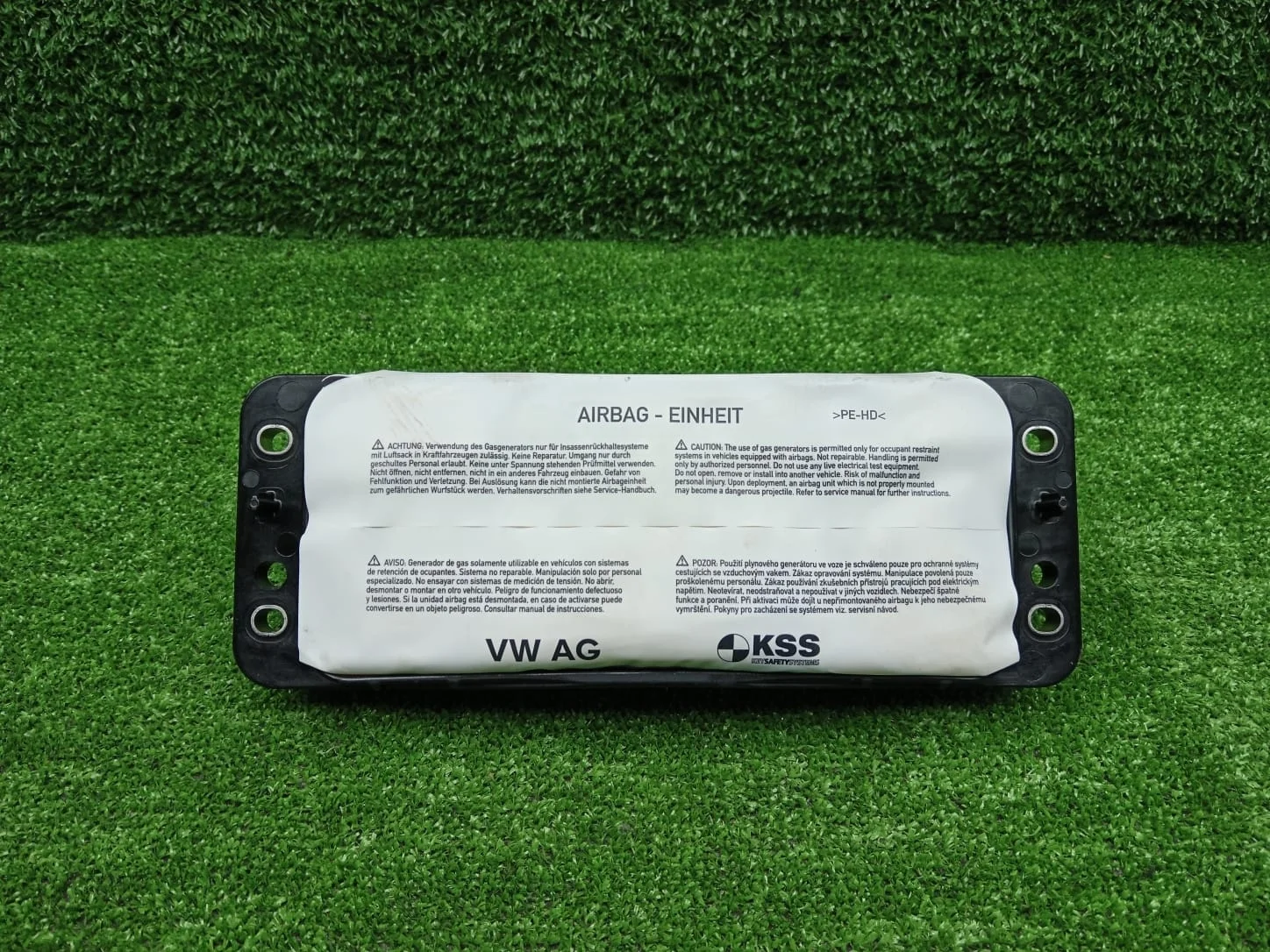 Подушка безопасности пассажира 8V0880204E Volkswagen Golf Mk7  CJZA 2WD  8V0880204E