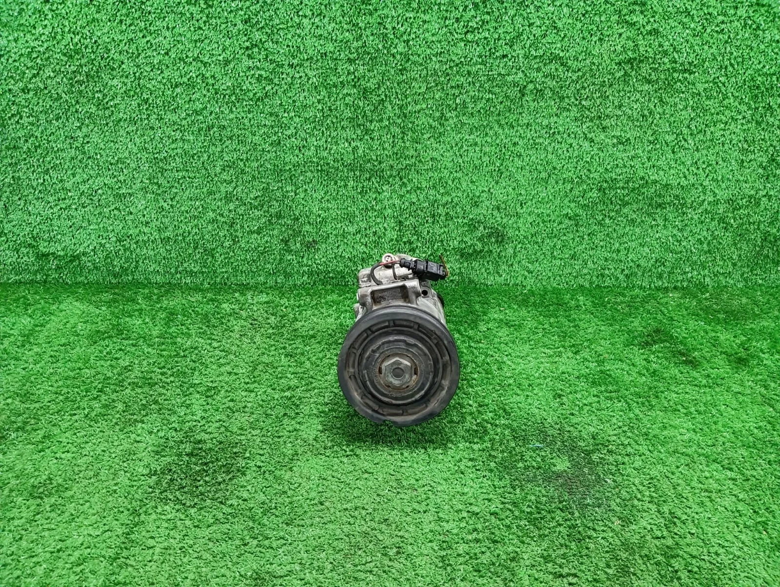 Компрессор кондиционера Audi A4 B8 8K CALA 4WD B8 (2007—2011) 8K0260805G
