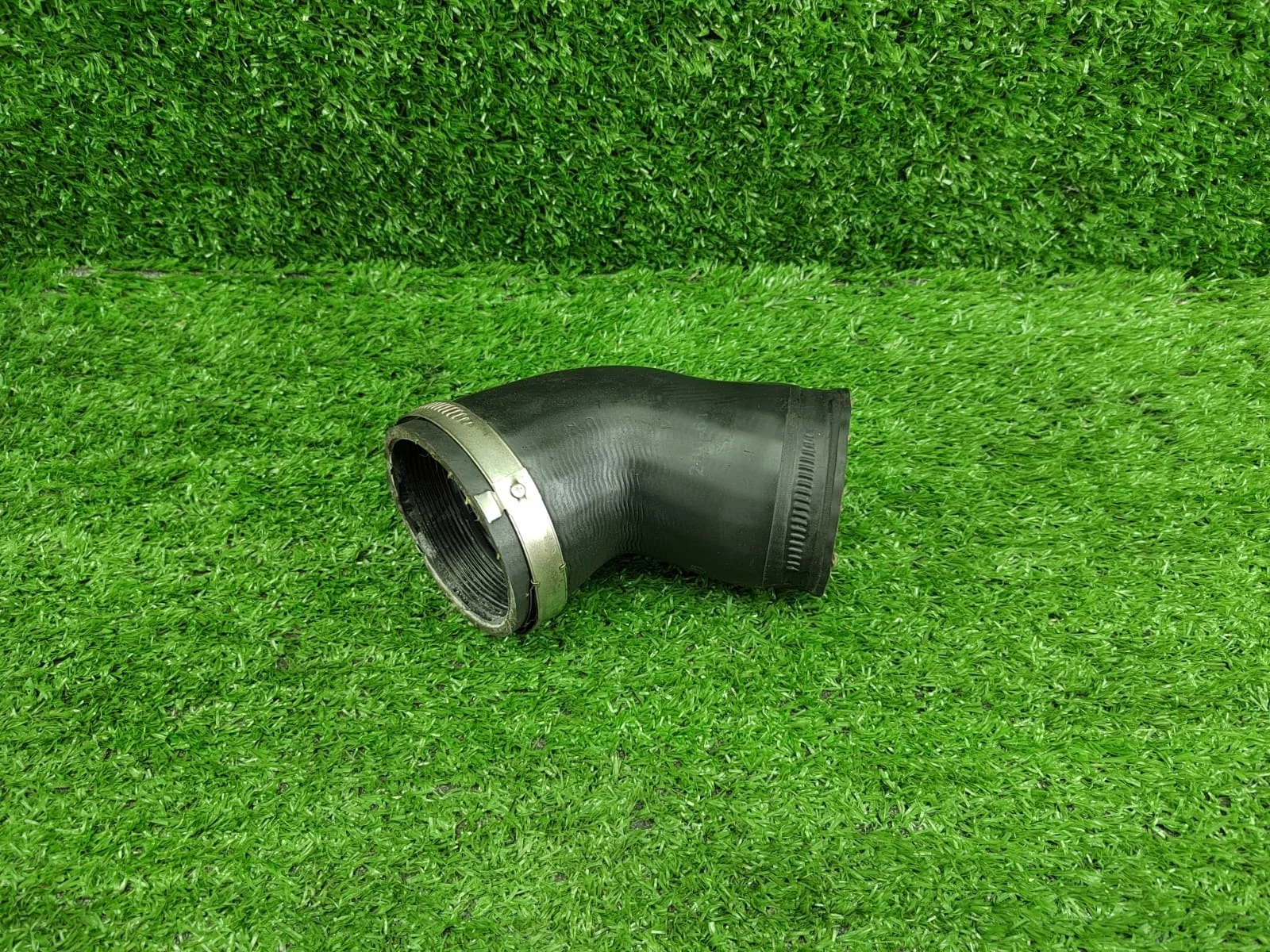 Патрубок интеркулера Volkswagen Tiguan  CCZ 4WD I (2007—2011) 1K0145838AG