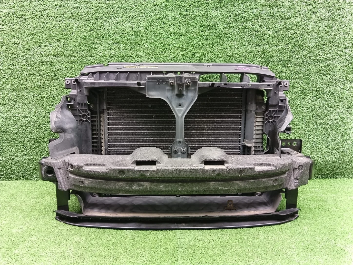 Панель передняя рамка радиатора VW Tiguan 5N Volkswagen Tiguan  CCZ 4WD  5N0805588D