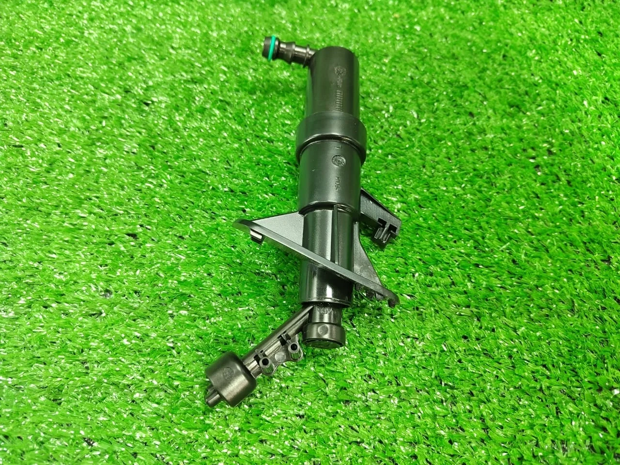 Форсунка омывателя фары левая Volkswagen Passat CC       3C8955103